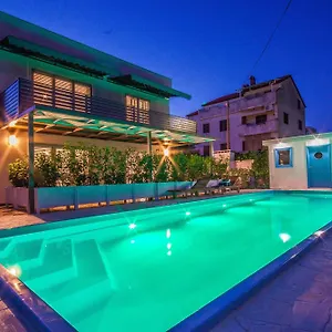 apartments-gardelin-superior.hotelinzadar.com/